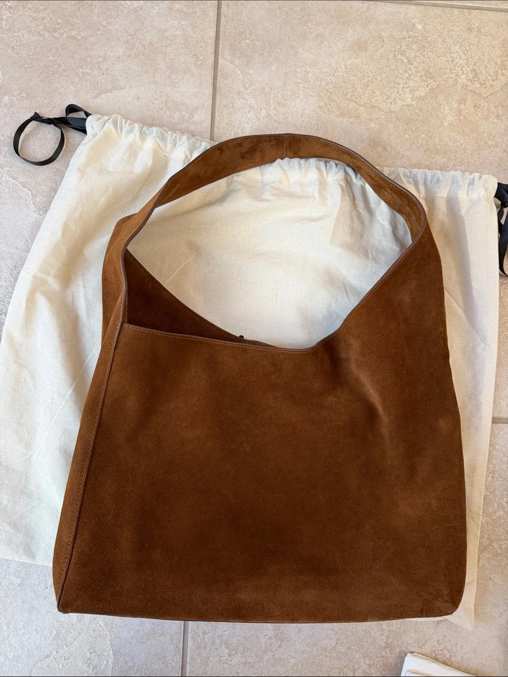 Quince minimal suede